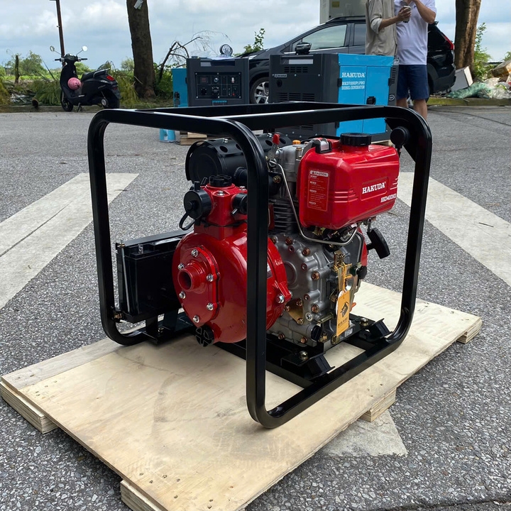 Máy bơm nước cứu hỏa chạy dầu 4KW HAKUDA HKD40DNE có đề
