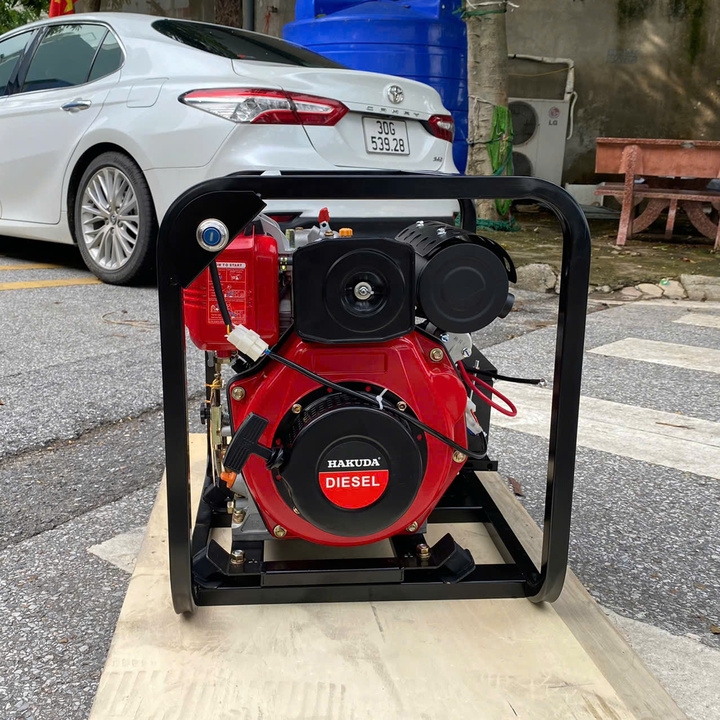 Máy bơm nước cứu hỏa chạy dầu 4KW HAKUDA HKD40DNE có đề