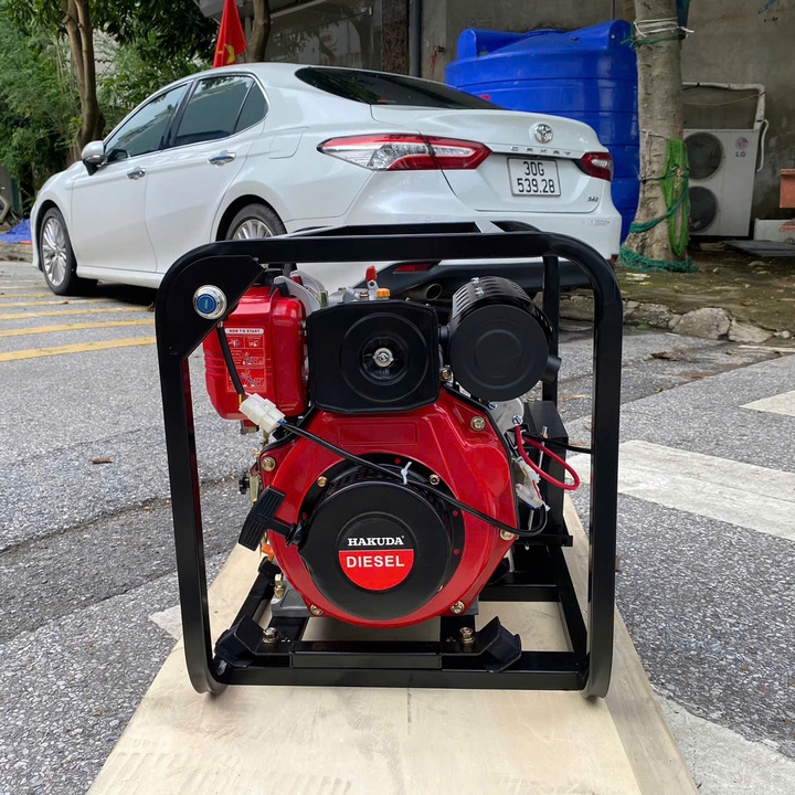 Máy bơm nước chạy dầu cao áp 4KW HAKUDA HKD40DNE có đề