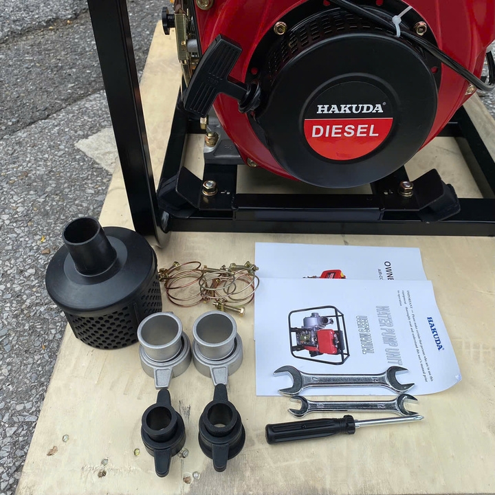 Máy bơm nước cứu hỏa chạy dầu 4KW HAKUDA HKD40DNE có đề