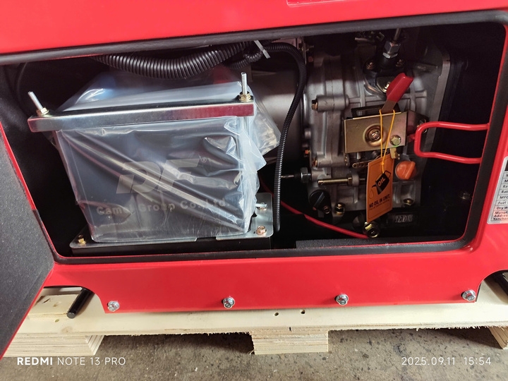 Máy phát điện chạy dầu HAKUDA HKD7000P1 7KW