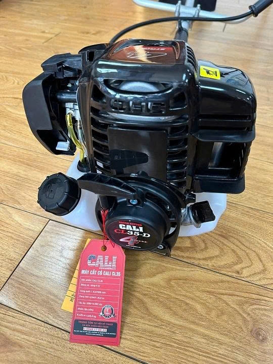 Máy cắt cỏ chạy xăng 4 thì CALI CL35 1000W đen