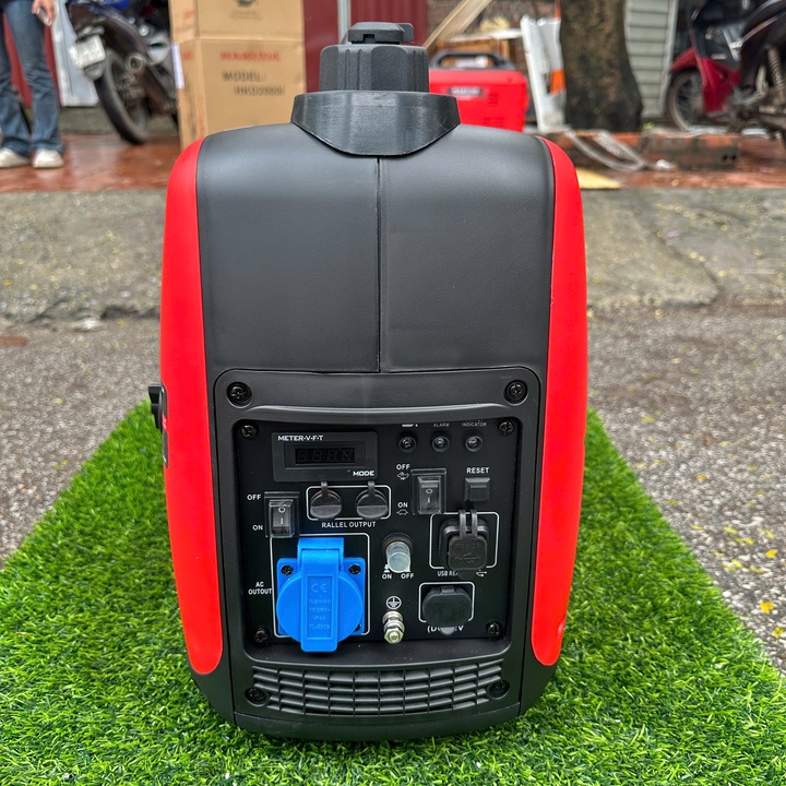 Máy phát điện gia đình chạy xăng HAKUDA 2KW HKD2000I inverter