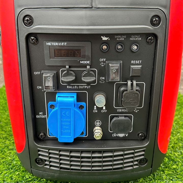 Máy phát điện gia đình chạy xăng HAKUDA 2KW HKD2000I inverter