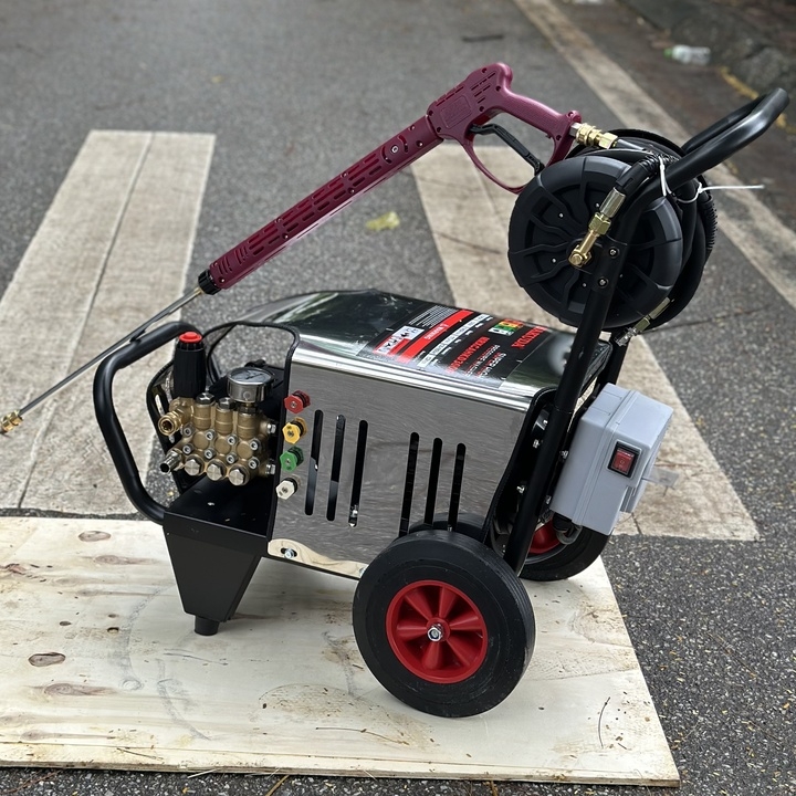 Máy rửa xe công nghiệp HAKUDA 3KW MRXCAHKD3000