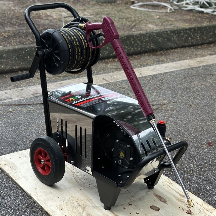 Máy rửa xe công nghiệp 3KW HAKUDA MRXCAHKD3000 rulo cuộn