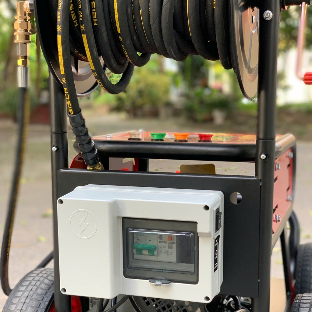 Máy rửa xe công nghiệp 3.5KW HAKUDA MRXCAHKD3500