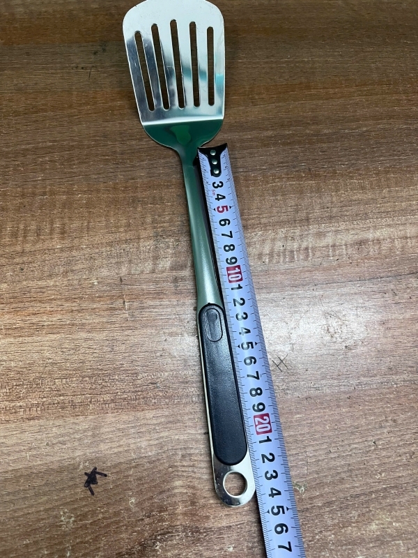 Xẻng lỗ xào thức ăn