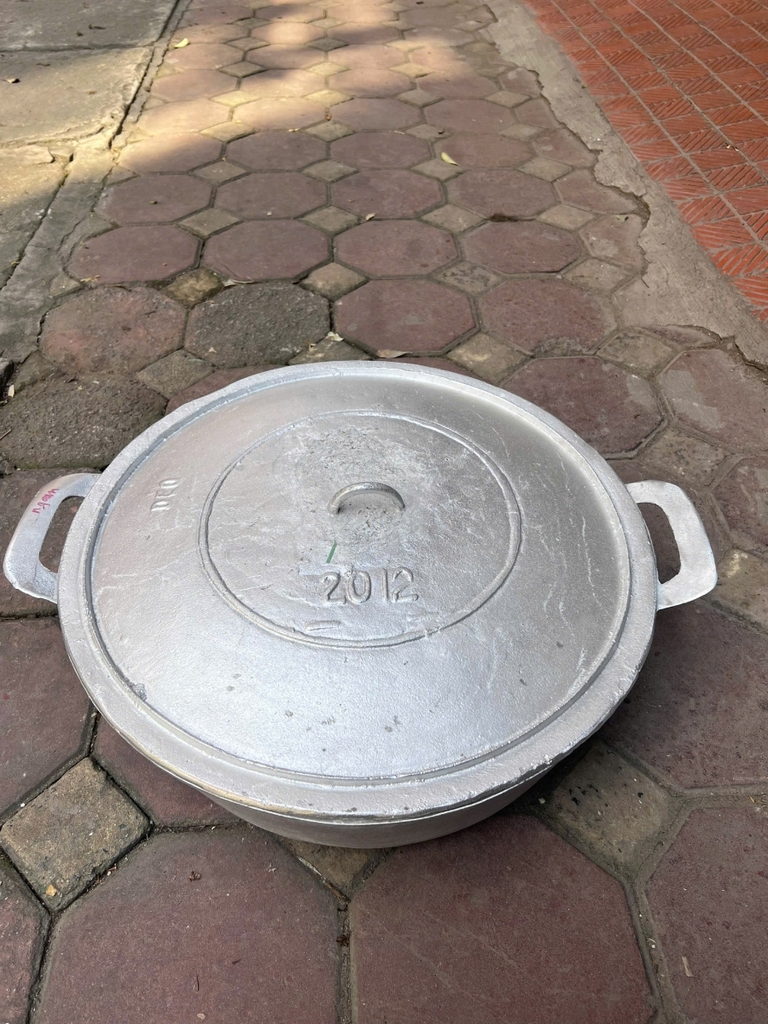 Chảo gang đế bằng