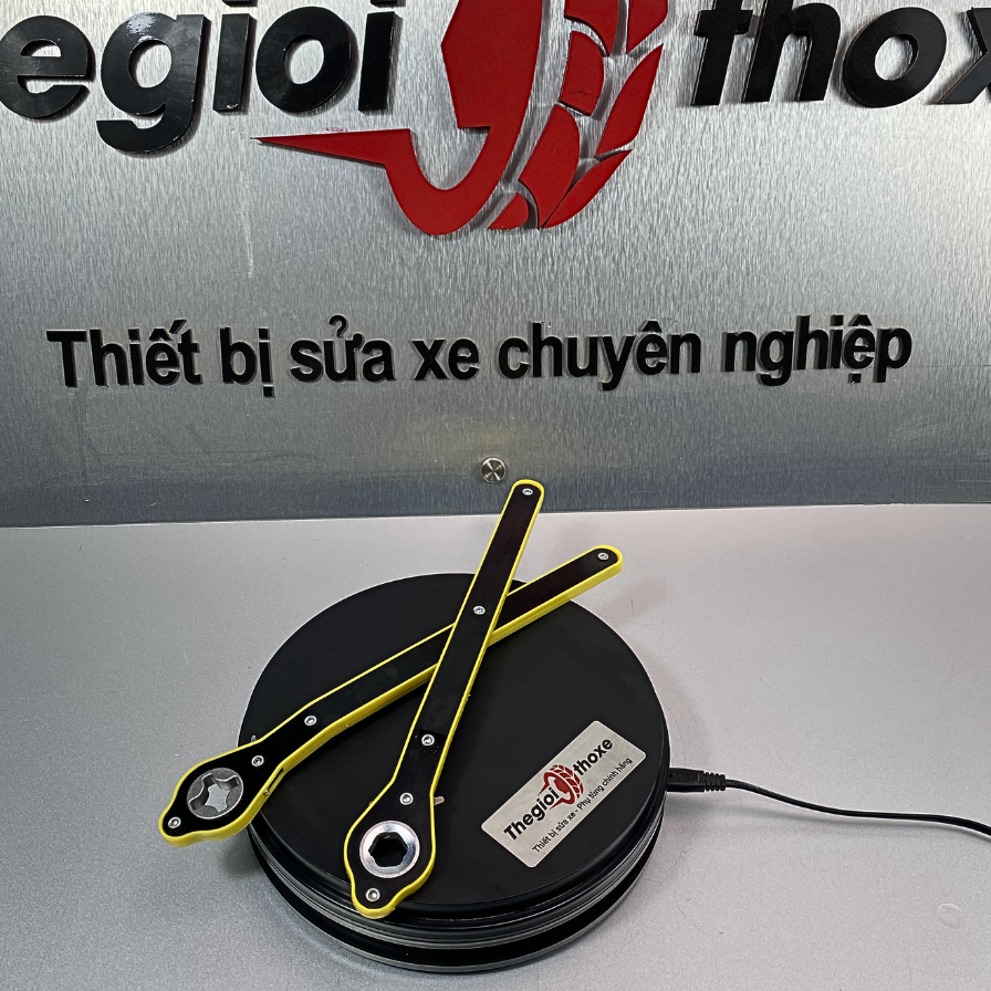 Cờ lê Kích Trợ Lực chữ thập/ hoa mai