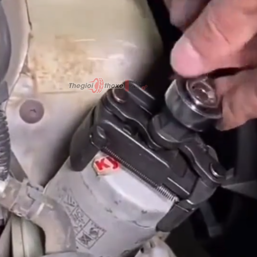 Vam tháo lọc dầu chữ U