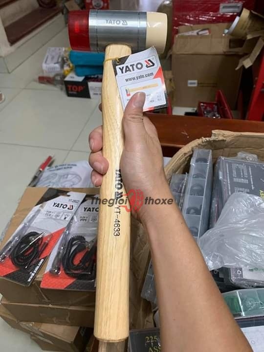 Búa cao su cán gỗ Yato YT-4633