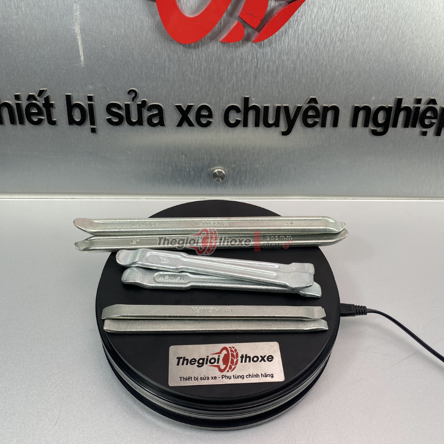 Cây nạy vỏ xe máy Menifa