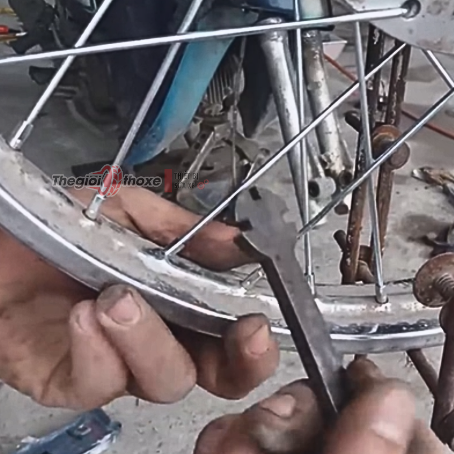 Cờ lê cân vành xe máy