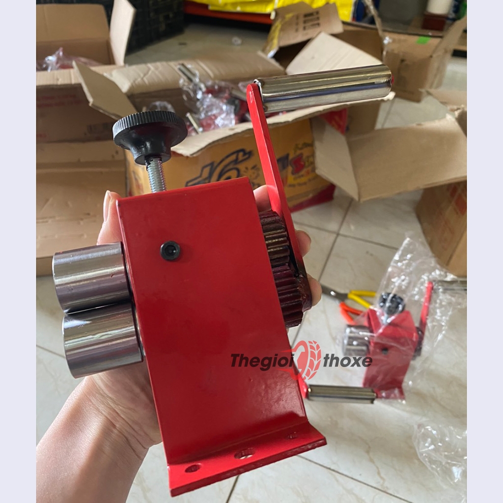 Máy ép biển số xe