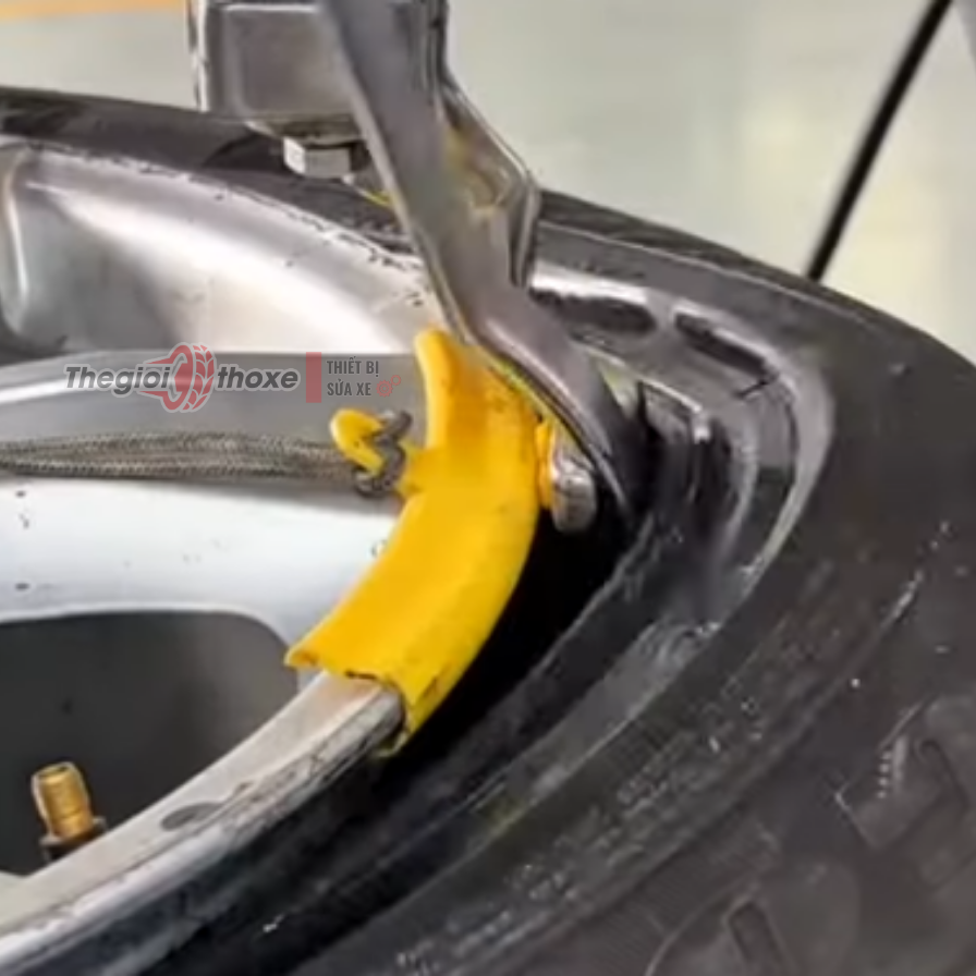 Nẹp nhựa bảo vệ vành, mâm khi móc lốp, nạy vỏ