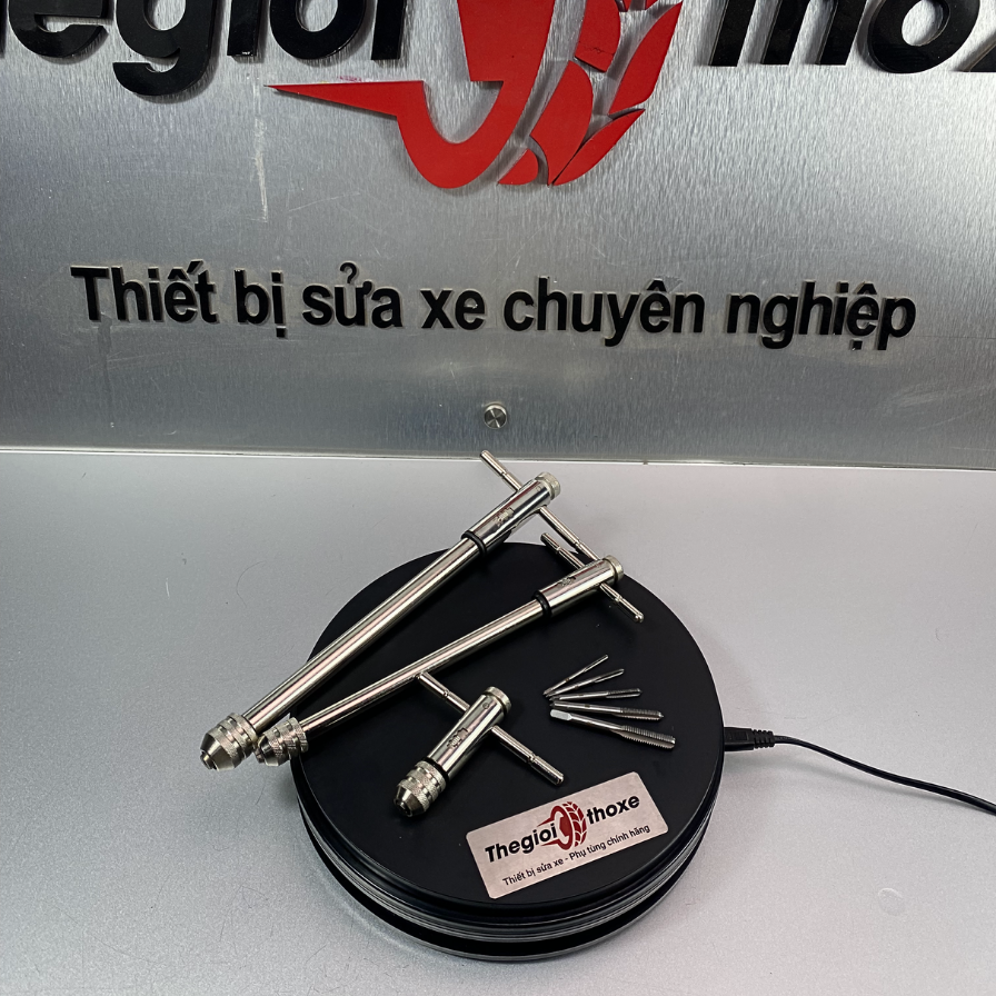 Tay quay taro tự động