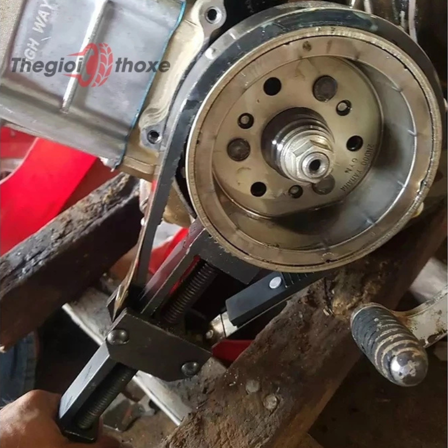 Vam giữ vô lăng, côn nồi xe máy