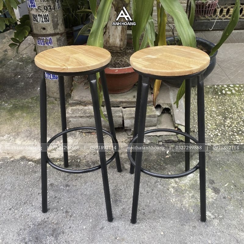 Ghế quầy bar cao 75cm màu gỗ tự nhiên, không tựa màu nệm nâu