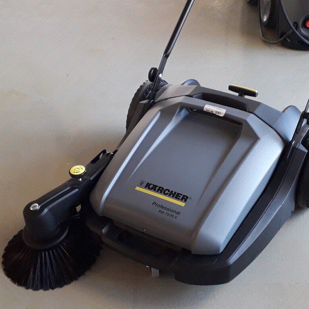 Xe quét rác đẩy tay Karcher KM 70/20 C thương hiệu của Đức