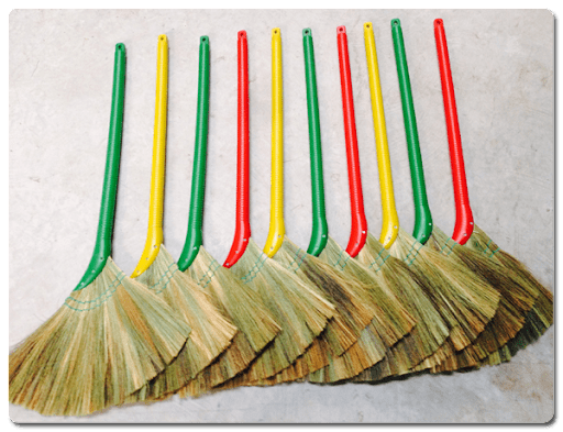 Chổi Cỏ Cán Nhựa