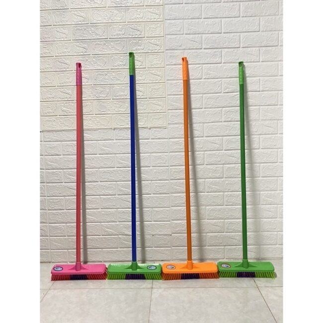 Bàn Chải Chà Sàn 3 Màu Cán Dài