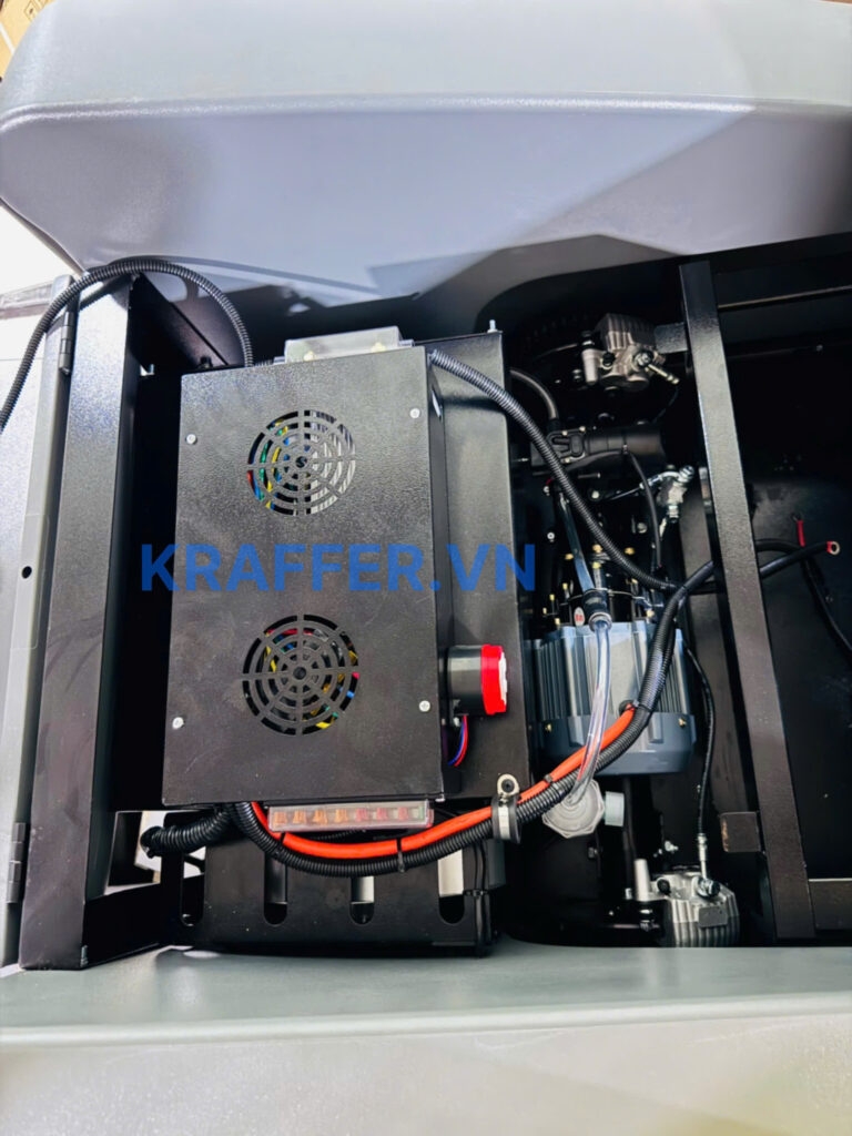 Máy quét rác ngồi lái Kraffer KF136