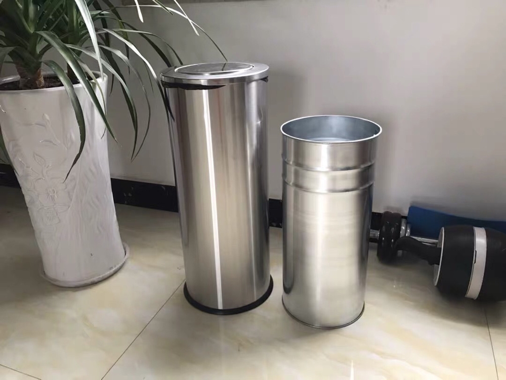 Thùng rác inox nắp lật kích thước 380mm x 730mm