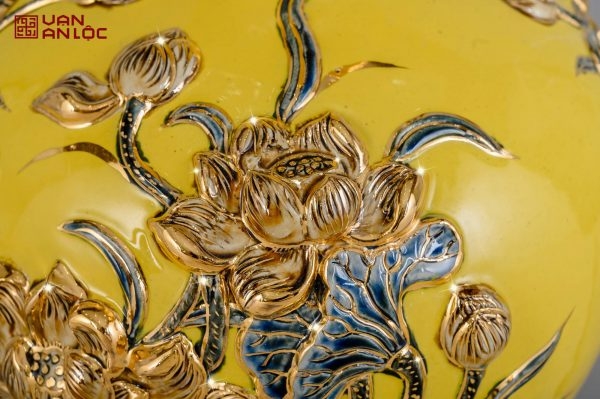 Bình Hút Lộc Liên Hoa Cát Tường Men Vàng Vẽ Vàng Bát Tràng