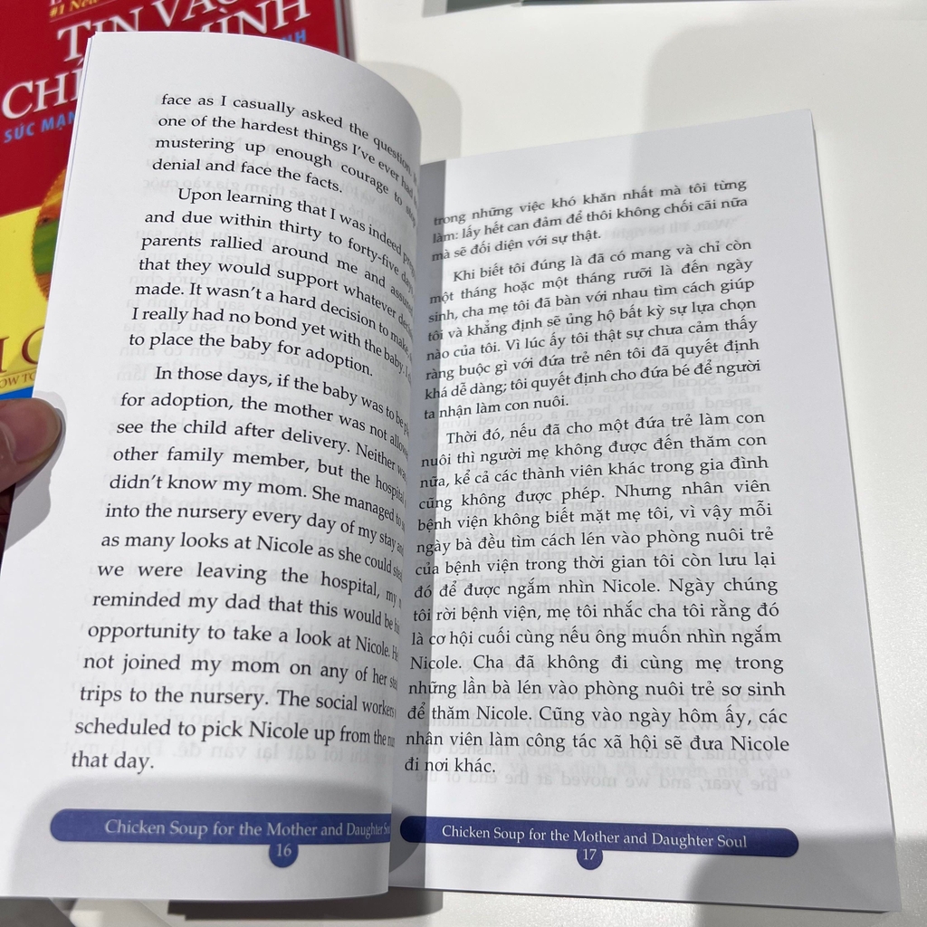 Chicken Soup For The Soul - Vòng Tay Của Mẹ (Tái Bản)