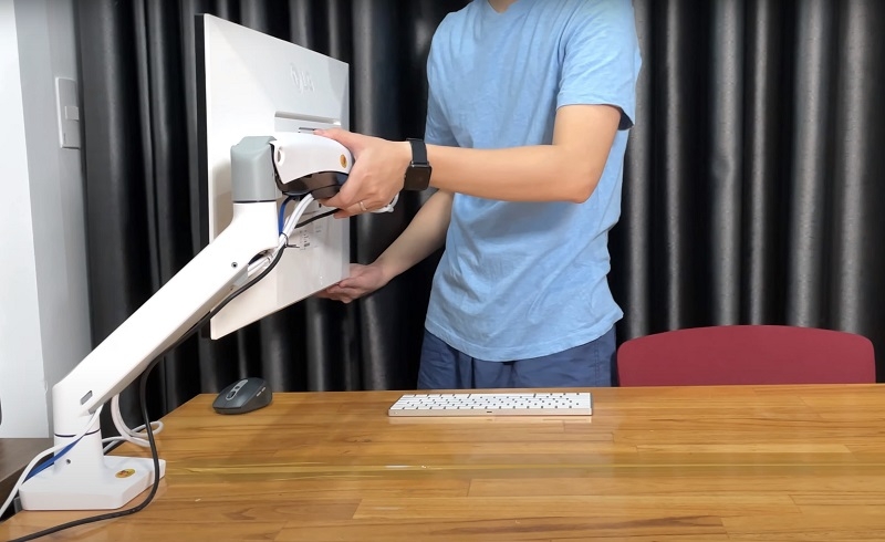 Giá treo màn hình NB G70 ( 22