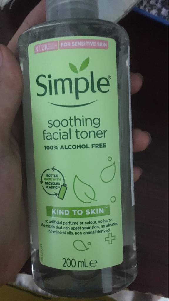 Nước hoa hồng Simple Kind to Skin Soothing Facial Toner-anh