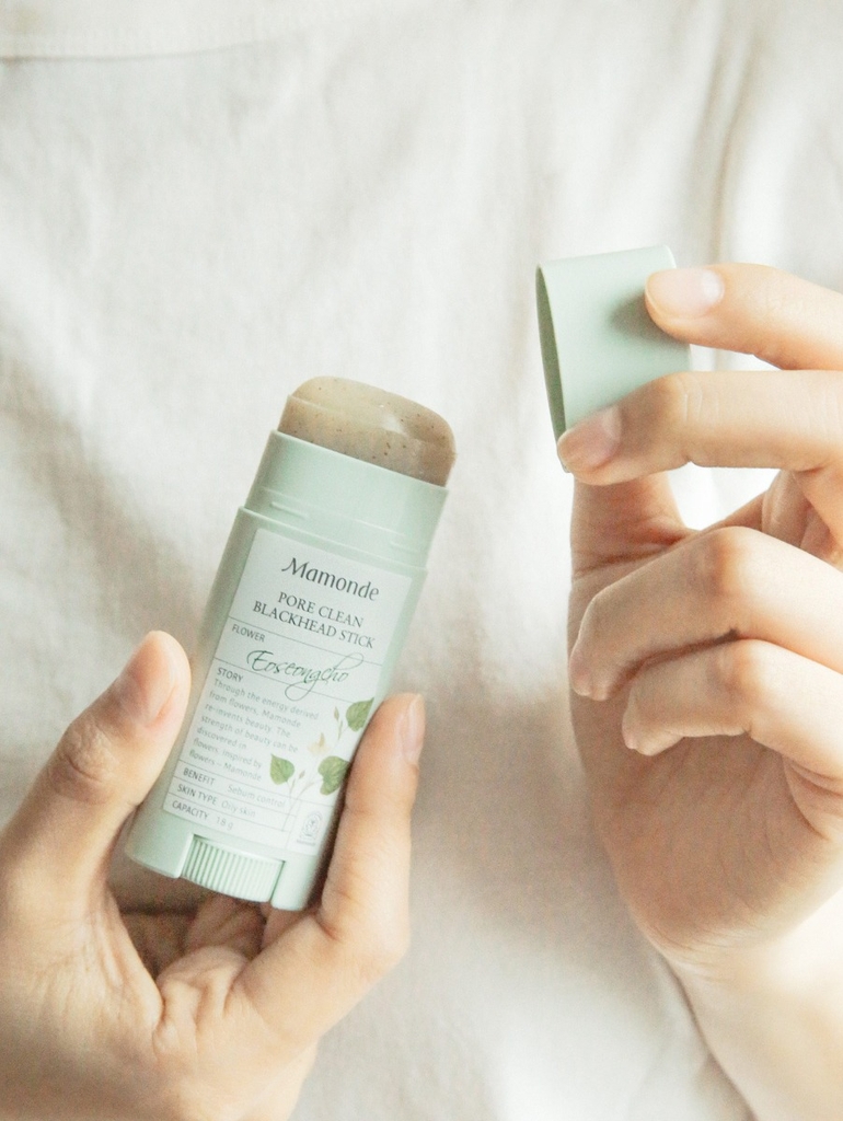 Thanh Lăn Trị Mụn Đầu Đen MAMONDE-hàn
