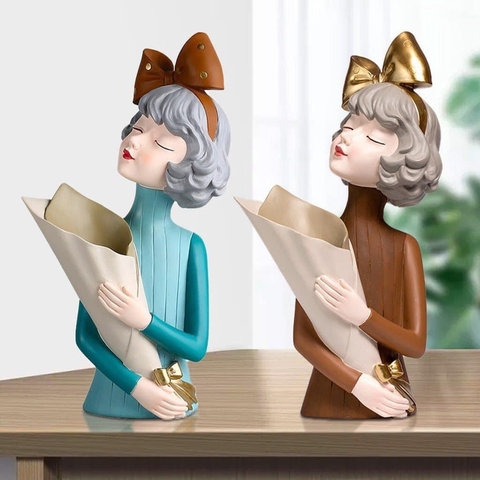 BÌNH HOA CÔ GÁI GỐM XINH DECOR ,CÔ GÁI CẮM HOA