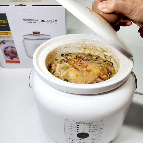 NỒI NẤU CHẬM ĐIỆN TỬ LÕI SỨ HẦM CHÁO CHO BÉ 8 CHỨC NĂNG, HẦM GÀ, KHO CÁ..BN-30SLC - BENNIX