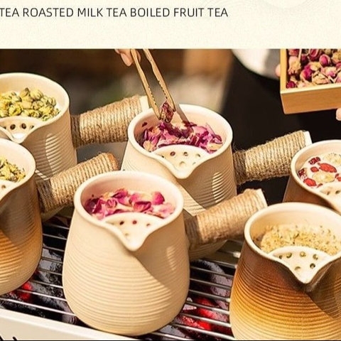 ẤM TRÀ BẰNG SỨ CÓ TAY CẦM TIỆN DỤNG -PHƯƠNG