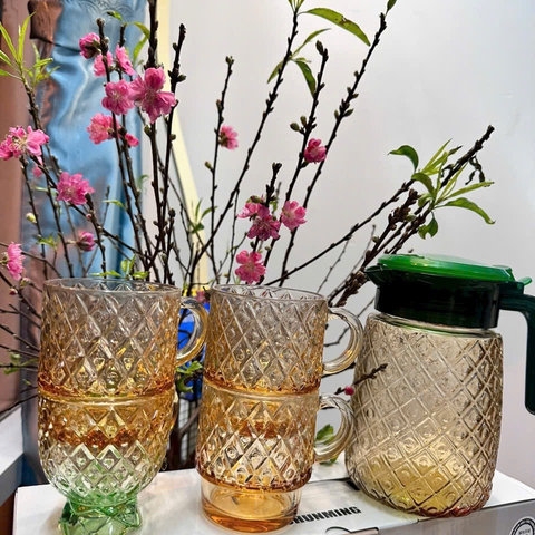 BỘ BÌNH KÈM 4 CỐC DỨA THỦY TINH CAO CẤP - SU