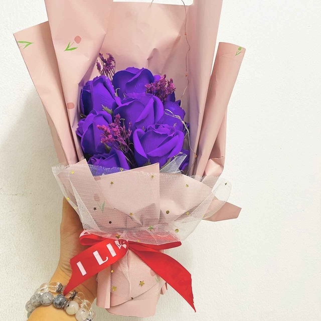BÓ HOA HỒNG SÁP 9 BÔNG CÓ ĐÈN - SU