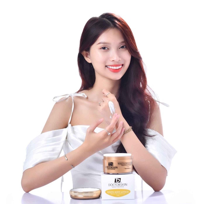 KEM DƯỠNG TRẮNG VÀ CHỐNG NẮNG TOÀN THÂN WHITE BODY LOTION DOCTORSKIN SPF30/PA+++ CẤP ẨM LÀM MỊN DA CHUYÊN SÂU 180G