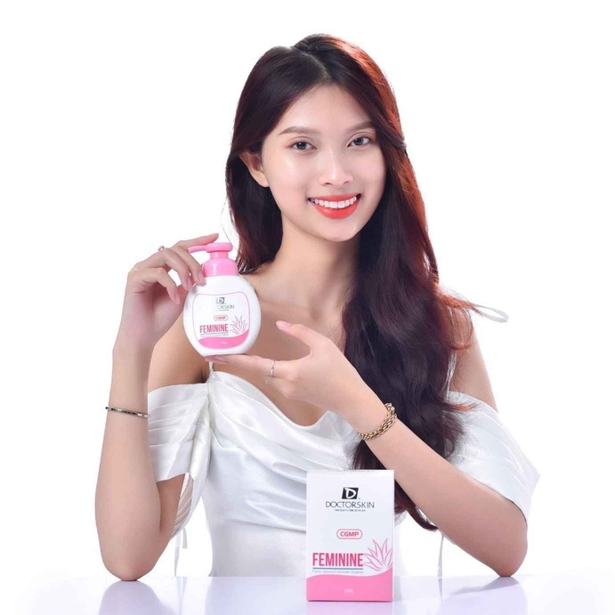 DUNG DỊCH VỆ SINH PHỤ NỮ CHIẾT XUẤT LÁ TRẦU KHÔNG DỊU NHẸ DOCTORSKIN 180G