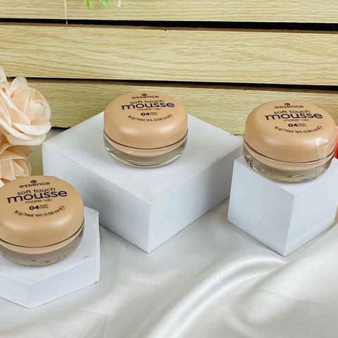 PHẤN TƯƠI ĐỨC SOFT TOUCH MOUSSE - ESSENCE