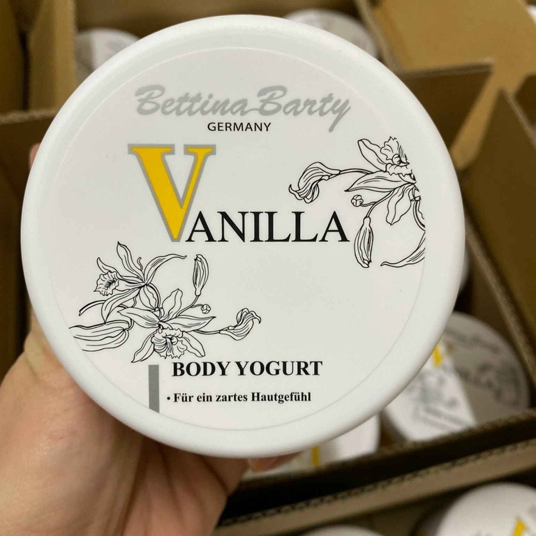 KEM DƯỠNG THỂ SỮA CHUA HƯƠNG VANILLA TÍCH HỢP NƯỚC HOA HŨ 300ML - BETTINA BARTY