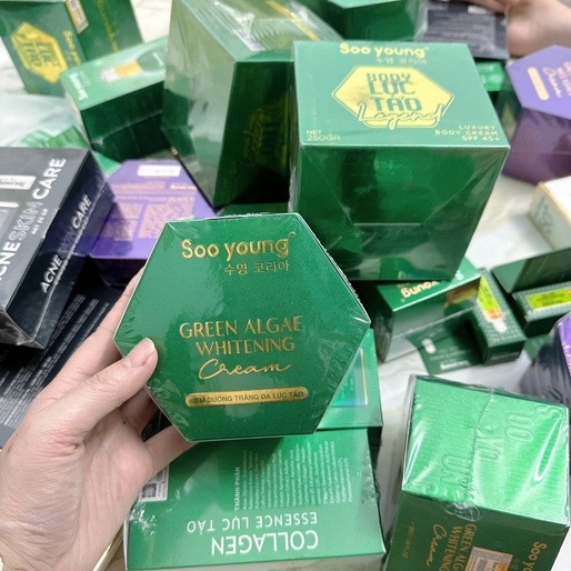 KEM DƯỠNG TRẮNG DA BAN NGÀY LỤC TẢO - SOO YOUNG