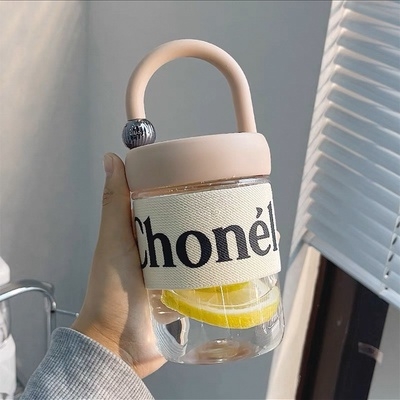 BÌNH NƯỚC CHONEL/FASHION CÓ TAY CẦM 450ML - SU