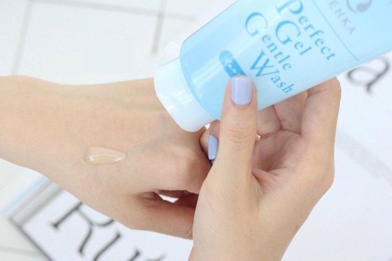 GEL RỬA MẶT DỊU NHẸ GENTLE WASH 100G - SENKA