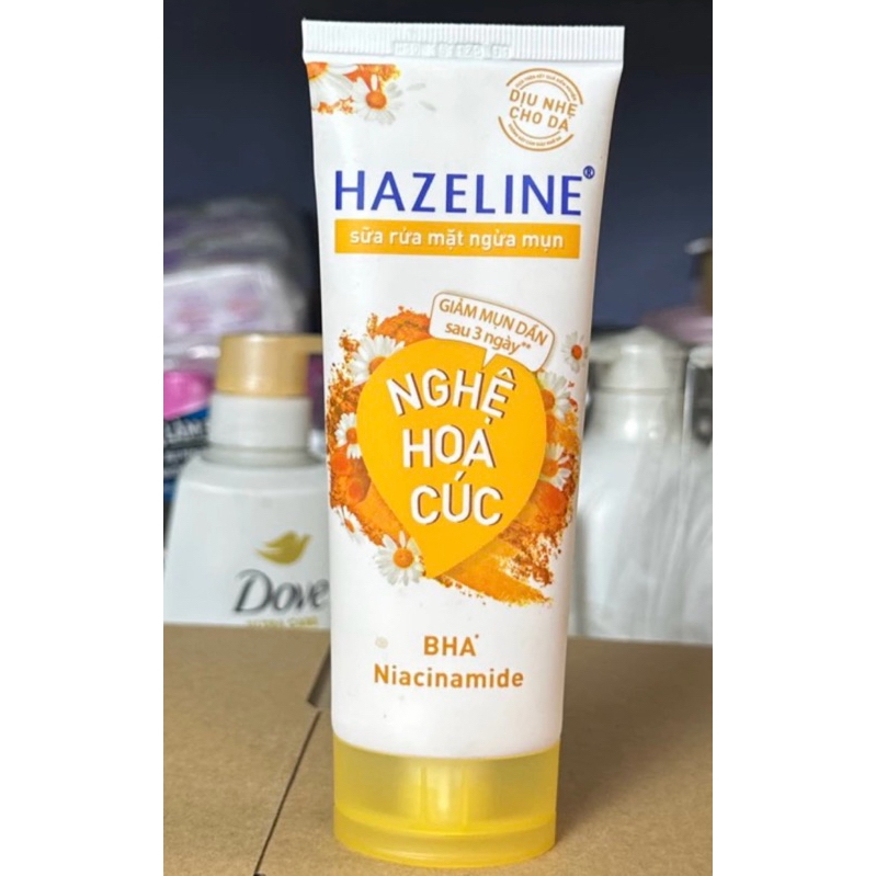 Sữa rửa mặt Hazeline có 4 mùi hương phù hợp cho mọi làn Da