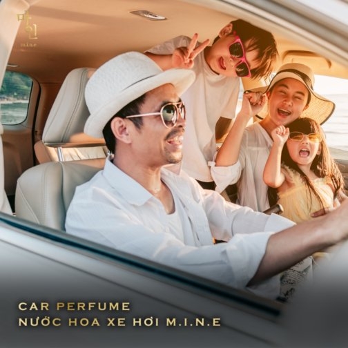 Nước hoa xe hơi Mine Đỏ Hương Gỗ Ấm
