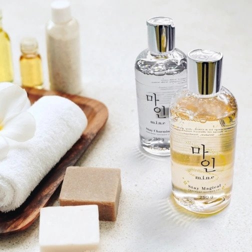 Gel tắm Mine Stay Charming Fragrant Shower Gel 250g