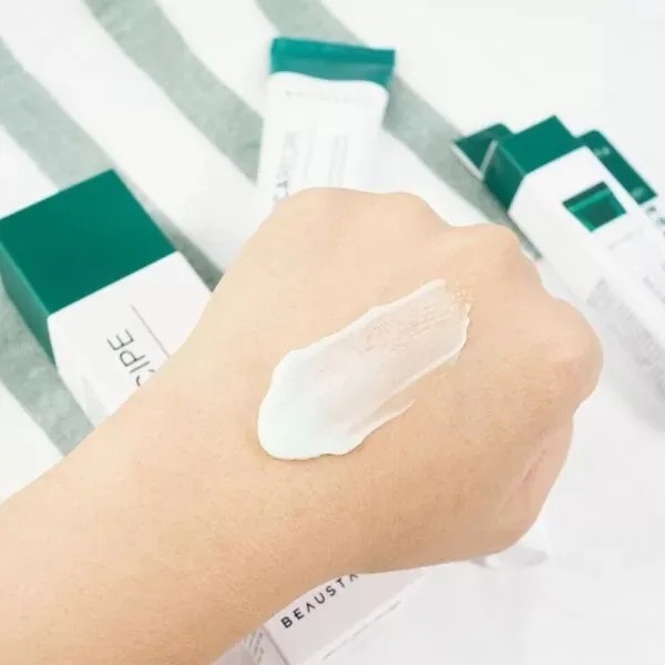 Kem dưỡng ẩm chiết xuất rau má Beausta Cicarecipe Cream