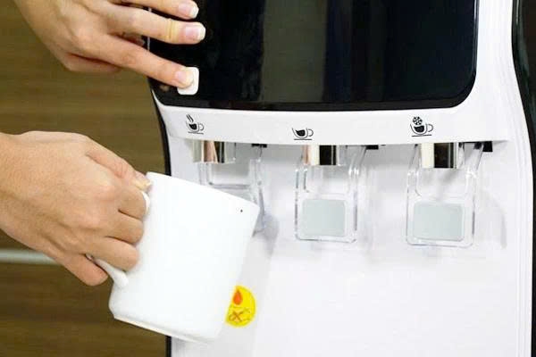 Máy lọc nước RO tích hợp làm nóng lạnh FujiE WPD5300C